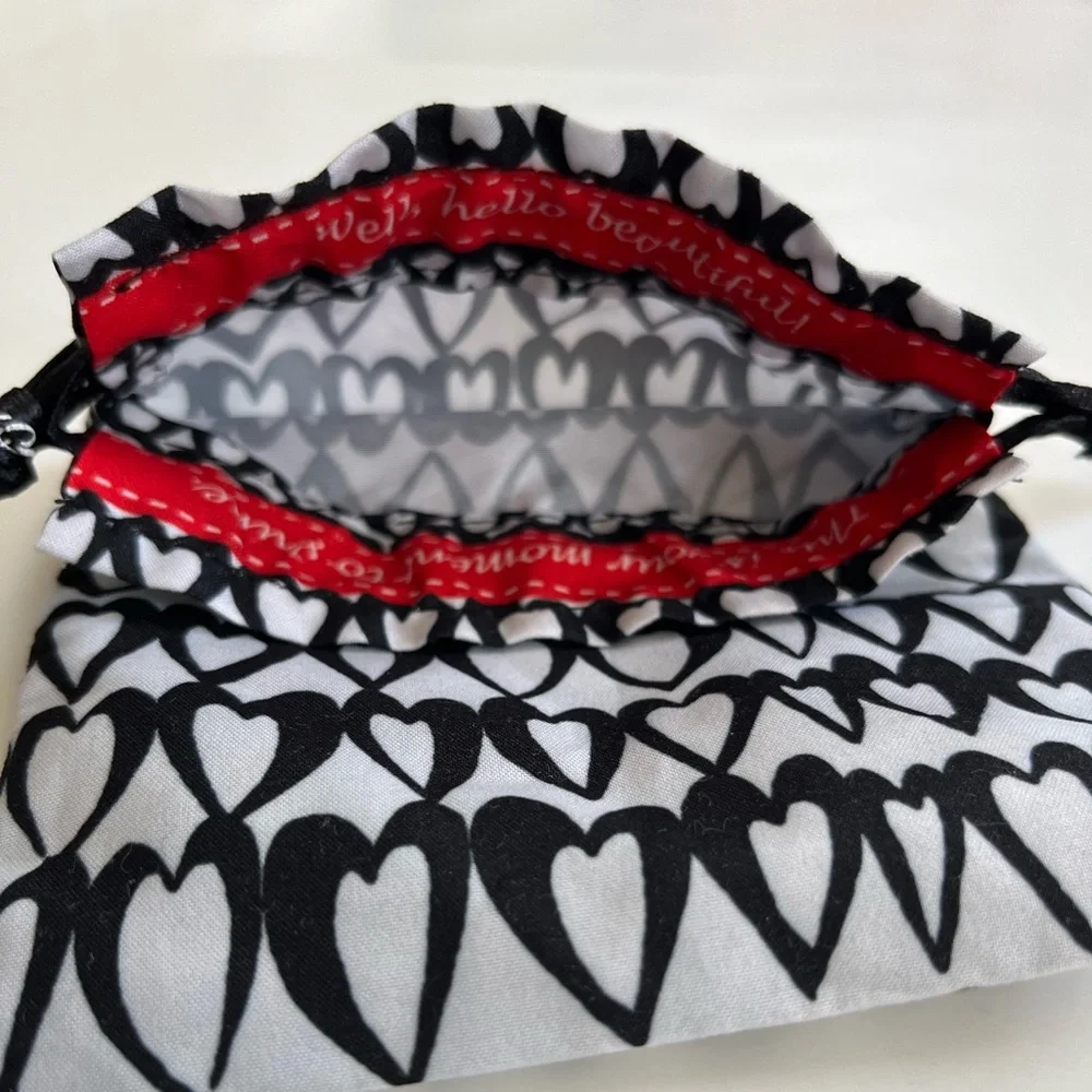 Heart Pattern Drawstring Pouch - Picture 2 of 3